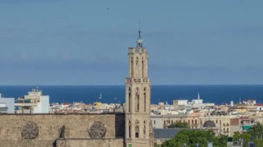 Barselona Skyline, Santa Maria del Mar Kilisesi ile şehir merkezindeki yüksek görüş noktasından çekildi.