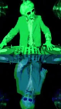 Dikey olarak funky büyükanne djing