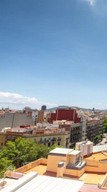 Barcelona 'daki sagrada fama katedralinin zaman çizelgesi dikey olarak eşsiz bir yüksek noktadan