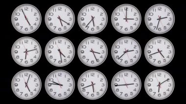 Modern Analog saati durma hareketinde 12 saati geçiyor