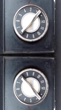 Dikey olarak klasik radyo stereo sistem istasyonları