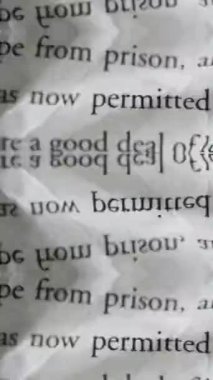 Değişen sözcükleri ve harfleri dikey olarak kapat