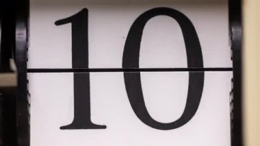 Retro analog çevirme saati stop hareketinde 