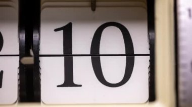 Retro analog çevirme saati stop hareketinde 