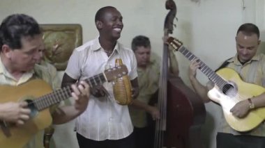 Havana 'da harika bir Küba grubu sahne aldı.