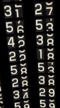  ızgara deseni sayma numaraları, zaman ve kod bilgisini dikey olarak yaptı