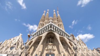 Barselona 'daki Sagrada Aile Katedrali' nden Imelapse.
