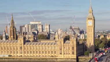 Parlamento binalarının, Thames Nehri 'nin ve Londra' daki Westminster Köprüsü 'nün zamanlaması.