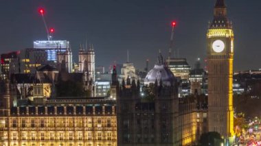 Parlamento binalarının, Thames Nehri 'nin ve Londra' daki Westminster Köprüsü 'nün zamanlaması.