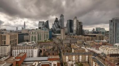 Londra şehrinin inanılmaz bir zaman çizelgesi 2024 'te eşsiz bir yüksek noktadan gökdelen gökdelenine doğru yükseliyor.