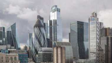 Londra şehrinin inanılmaz bir zaman çizelgesi 2024 'te eşsiz bir yüksek noktadan gökdelen gökdelenine doğru yükseliyor.