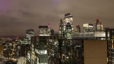 Londra şehrinin inanılmaz bir zaman çizelgesi. 2024 'te gökdelen gökdeleninin gökdeleni eşsiz bir yüksek noktadan 2024' te. 
