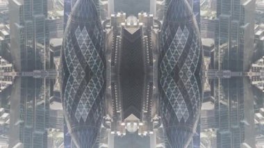 Londra ufuk çizgisi soyut ayna desenli bir helikopterden yapıldı.