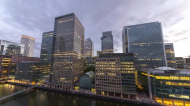 Kanarya iskelesinin ufuk çizgisi zaman çizelgesi, Londra rıhtımı, Londra gün doğumunda İngiltere