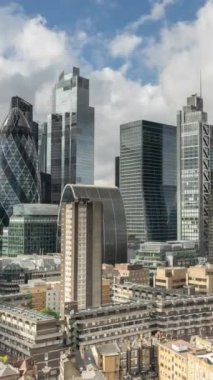 Londra şehrinin inanılmaz bir zaman çizelgesi kilometrekare gökdelen gökdeleni dikey olarak eşsiz bir yüksek noktadan yükseliyor.