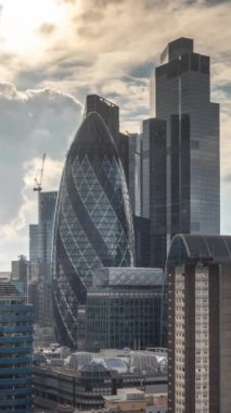 Londra şehrinin inanılmaz bir zaman çizelgesi kilometrekare gökdelen gökdeleni dikey olarak eşsiz bir yüksek noktadan yükseliyor.
