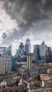 Londra şehrinin inanılmaz bir zaman çizelgesi kilometrekare gökdelen gökdeleni dikey olarak eşsiz bir yüksek noktadan yükseliyor.