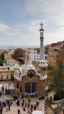 Barselona siluetinin zaman çizelgesi dikey olarak parc guell 'den çekilmiştir
