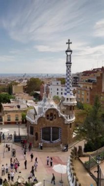 Barselona siluetinin zaman çizelgesi dikey olarak parc guell 'den çekilmiştir