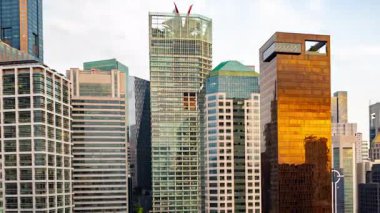 SINGAPORE - 5 Mart 2025: Singapur Merkez Ticaret Bölgesi 'nin günbatımında ufuk çizgisi zamanlaması