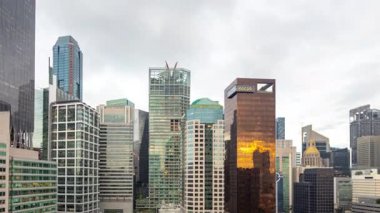 SINGAPORE - 5 Mart 2025: Singapur Merkez Ticaret Bölgesi 'nin günbatımında ufuk çizgisi zamanlaması