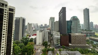 SINGAPORE - 5 Mart 2025: bulutlu bir günde Singapur siluetinin zamanlaması