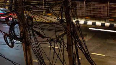 BANGKOK, THAILAND - 13 Mart 2025: Bangkok 'ta trafik yoğunluğu zamanlaması