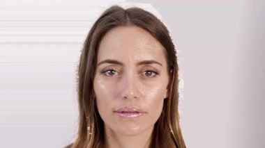 Güvenlik için kadın yüzü ya da ağır arızalı tarama