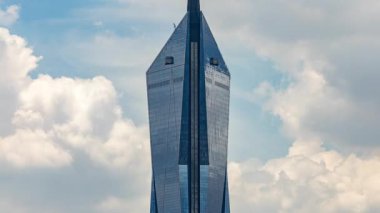 KUALA LUMPUR - 29 Mart 2025: Merdeka 118 binasının zamanlaması. Hem de yüksek bir yerden. Dünyanın en yüksek ikinci binası.