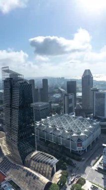 SINGAPORE - 5 Mart 2025: Singapur Merkez İş Bölgesi 'nin dikey ufuk çizgisi