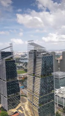 SINGAPORE - 5 Mart 2025: Singapur Merkez İş Bölgesi 'nin dikey ufuk çizgisi