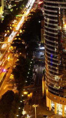 Pekin şehrinin zaman çizelgesi geceleri dikey olarak yüksek görüş açısına sahip.