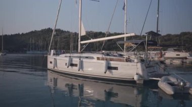 Lefkada, Yunanistan 'da bir yatın manzarası 