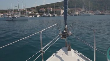 Lefkada, Yunanistan 'da bir yatın manzarası 