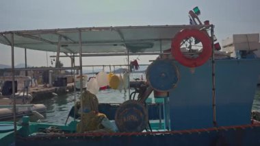 nydri limanında balıkçı tekneleri, lefkada Greek 