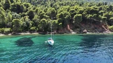 Yunan adalarındaki bir yat gezisinin hava görüntüleri.