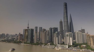 Şangay şehrinin zaman çizelgesi yüksek görüş açısına sahip. 