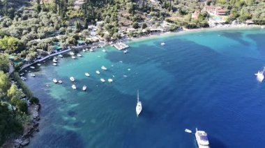 Yunan adalarındaki bir yat gezisinin hava görüntüleri.