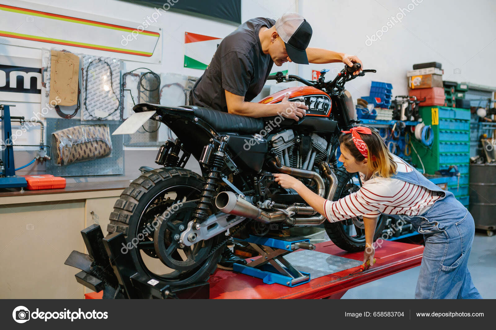 Motorcycle Mechanic Dirt Bike Repair Shop Repair Shop Honda Activa