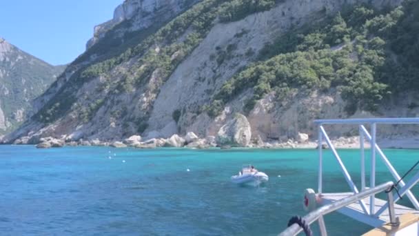 Човен Морі Сардинії Біла Розкішна Яхта Відкритому Морі Кадри Високої — стокове відео