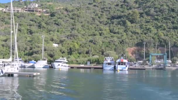 Small Boat Sea Sardinia Luxury Vacation Embankment Italy Travel Waves — Stockvideo