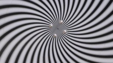 Hipnotik spiral desenli hipnotize edici bir video sonsuzluğu ve görsel cazibeyi çağrıştırıyor. Yaratıcı projelerde, görsel efektlerde, sanatsal kurulumlarda kullanım için mükemmel, 