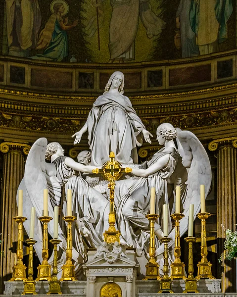 Skulpturer Vid Altaret Berömda Madeleine Kyrka Paris Frankrike Stockbild