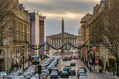 PARIS, FRANCE, HAZİRAN - 2020 Ünlü Royal Avenue, Paris, Fransa 'da şehir günü sahnesi