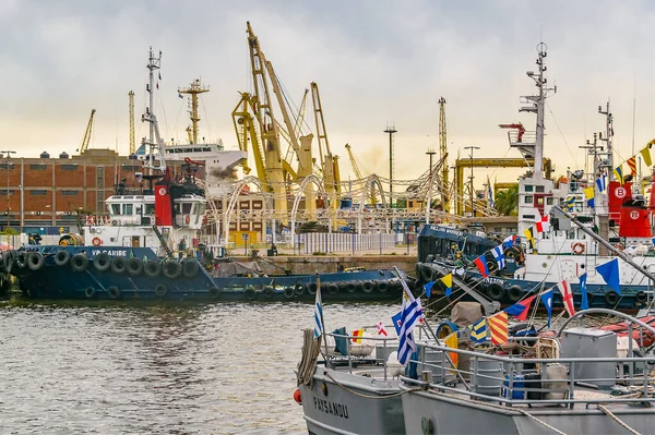 Montevideo Uruguai Outubro 2021 Barcos Rebocadores Navios Navais Estacionados Porto — Fotografia de Stock