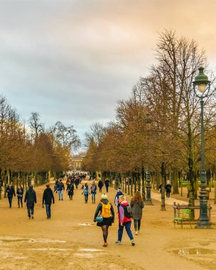 PARIS, FRANCE, HAZİRAN - 2020 Kış günü sahnesi ünlü Tuileries Garden, Paris, Fransa