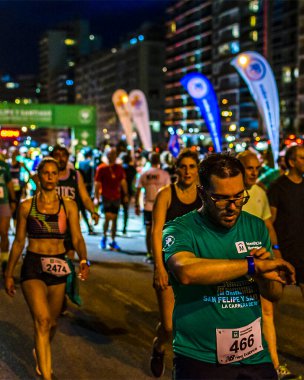 MONTEVIDEO, URUGUAY, Kasım 2022 San Felipe y Santiago yarışını bitiren sporcular dinleniyor.