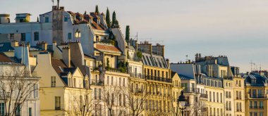 Sena Nehri, Paris, Fransa 'daki Riverfront apartmanları