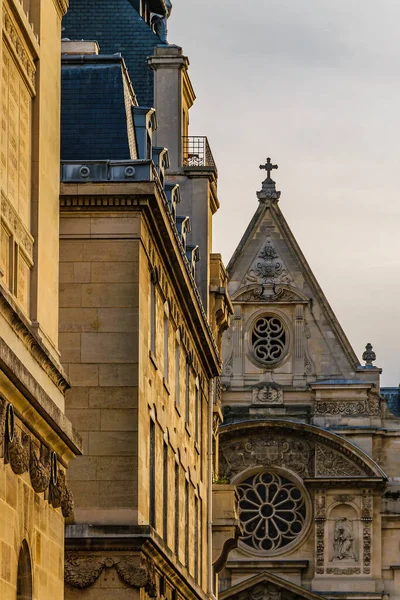 テティエンヌ モン教会やその他の建物 フランス — ストック写真