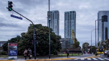 BUENOS AIRES, ARGENTINA, NİSAN - 2022 - Puerto madero şehir manzarası, buenos aires, Arjantin